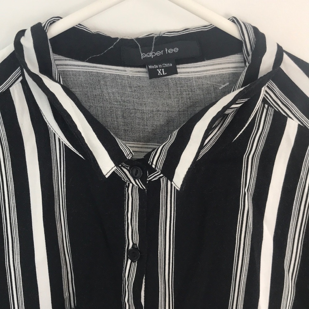 Buttoned down blouse - Picture 2 of 4
